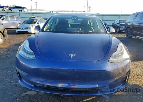 2019 Tesla Model 3 z USA, uszkodzony, nr VIN 5YJ3E1EB5KF387485